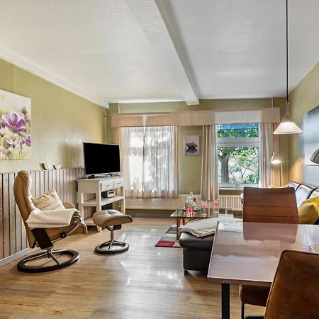 Harrsen Apartment *